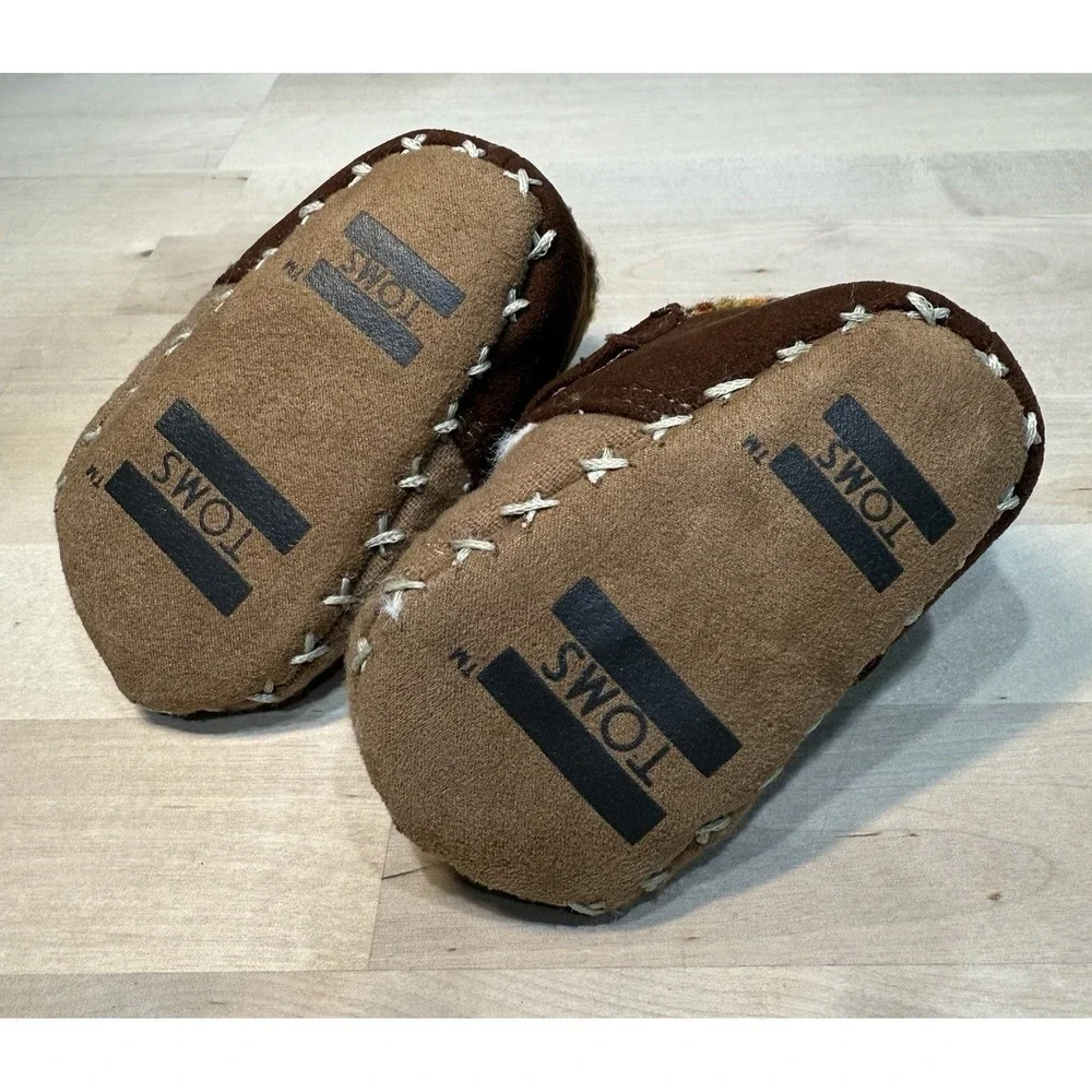 Toms Baby Moccasins Slippers Booties Size 2 Shoe Fur Brown Unisex Baby Toddler